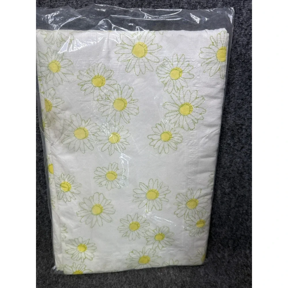 Vintage Erving Paper Mills Field Daisy 3-ply Paper Table Cover 54x104 Floral NEW